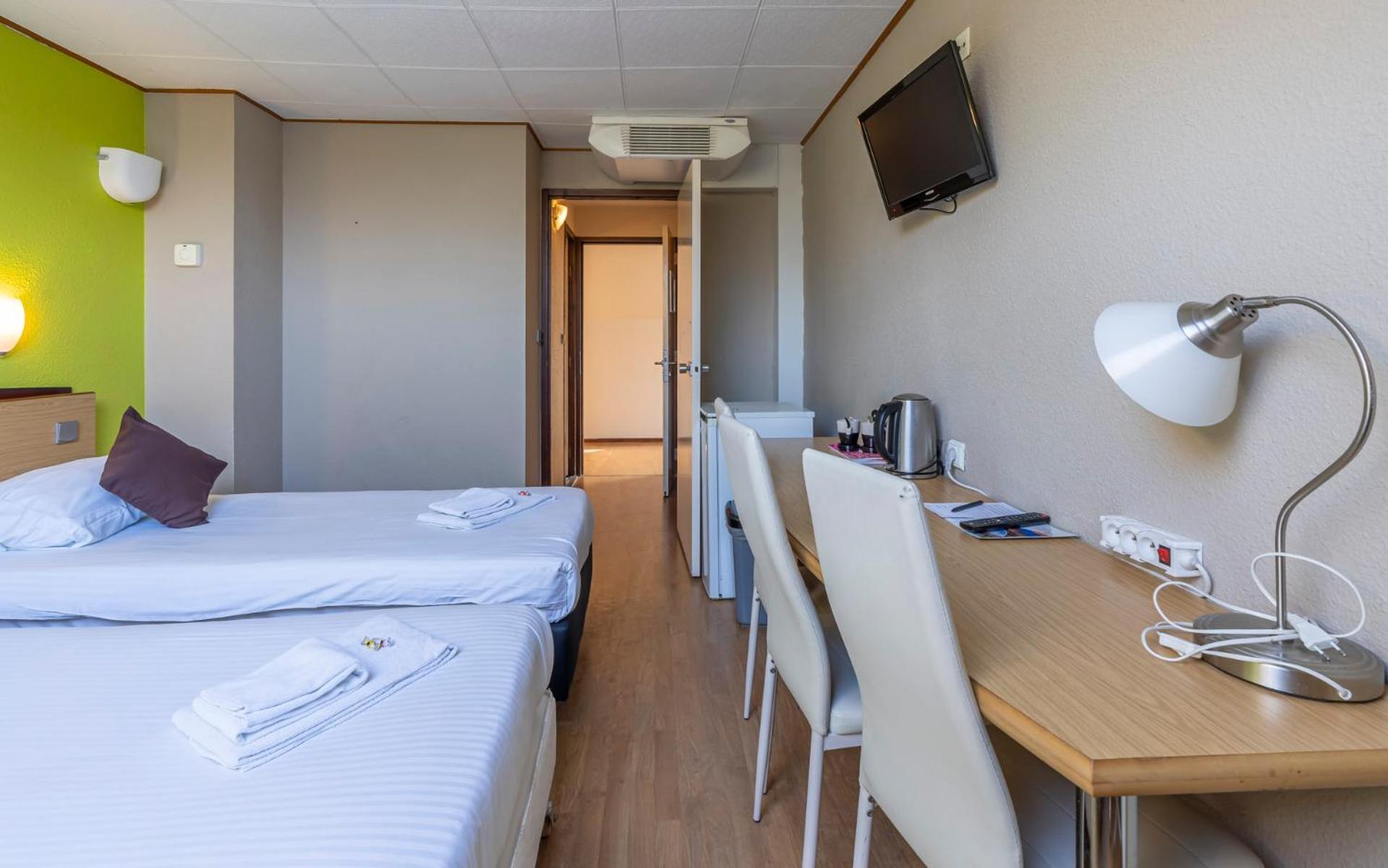 Sleep & Go Brugge Hotel Exterior photo